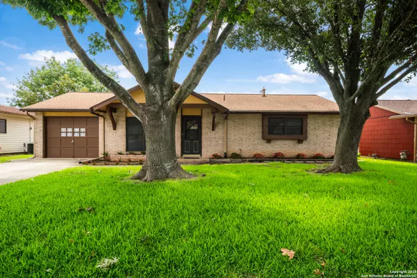 12248 Welcome Dr, Live Oak, TX 78233