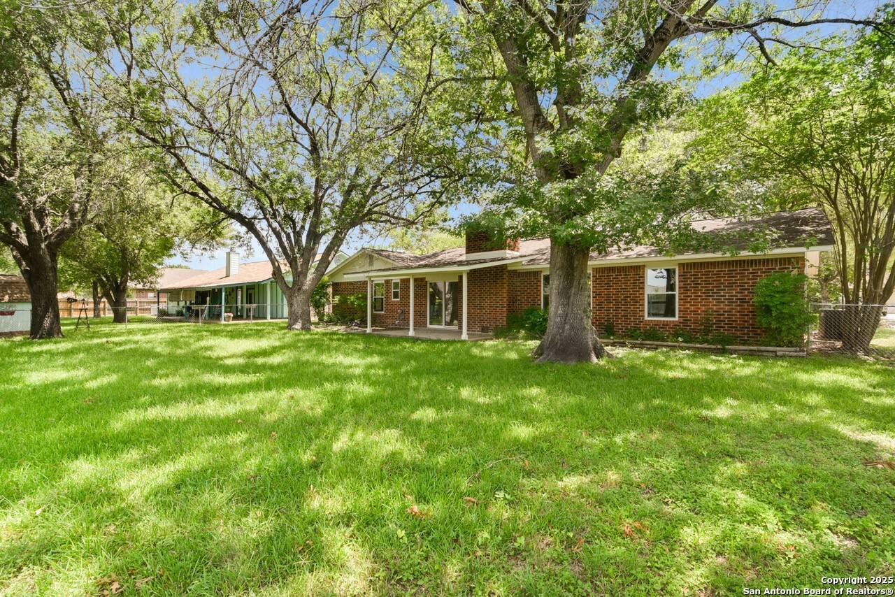 Seguin, TX 78155,212 Galvin