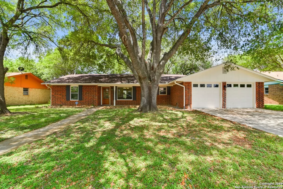 Seguin, TX 78155,212 Galvin