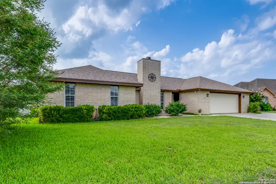 832 Saint James, Seguin, TX 78155