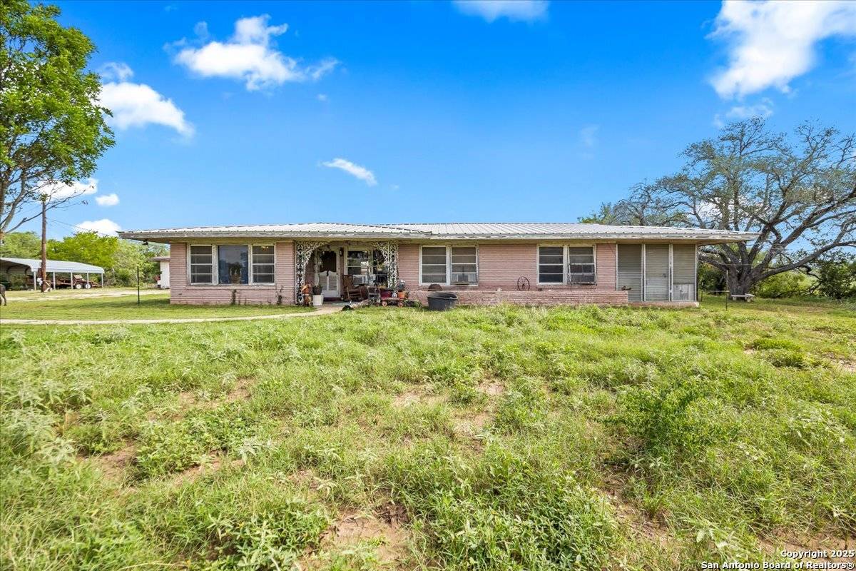 Adkins, TX 78101,11295 Loop 107