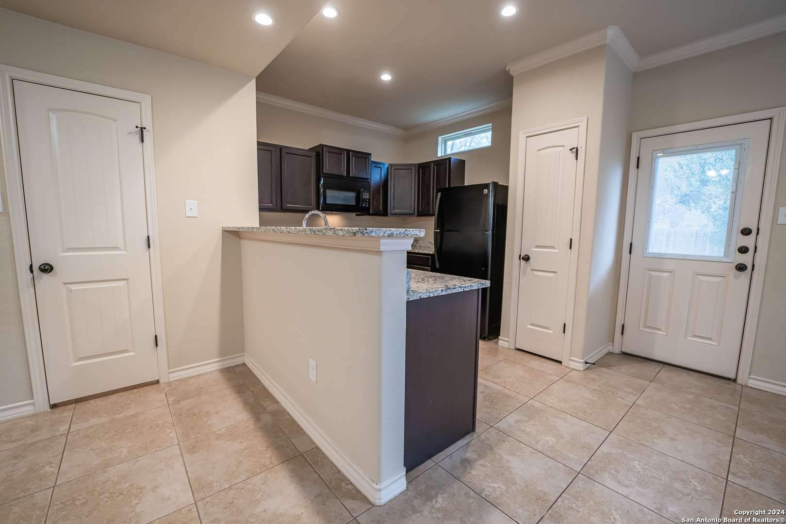 San Antonio, TX 78233,6642 Mia Way