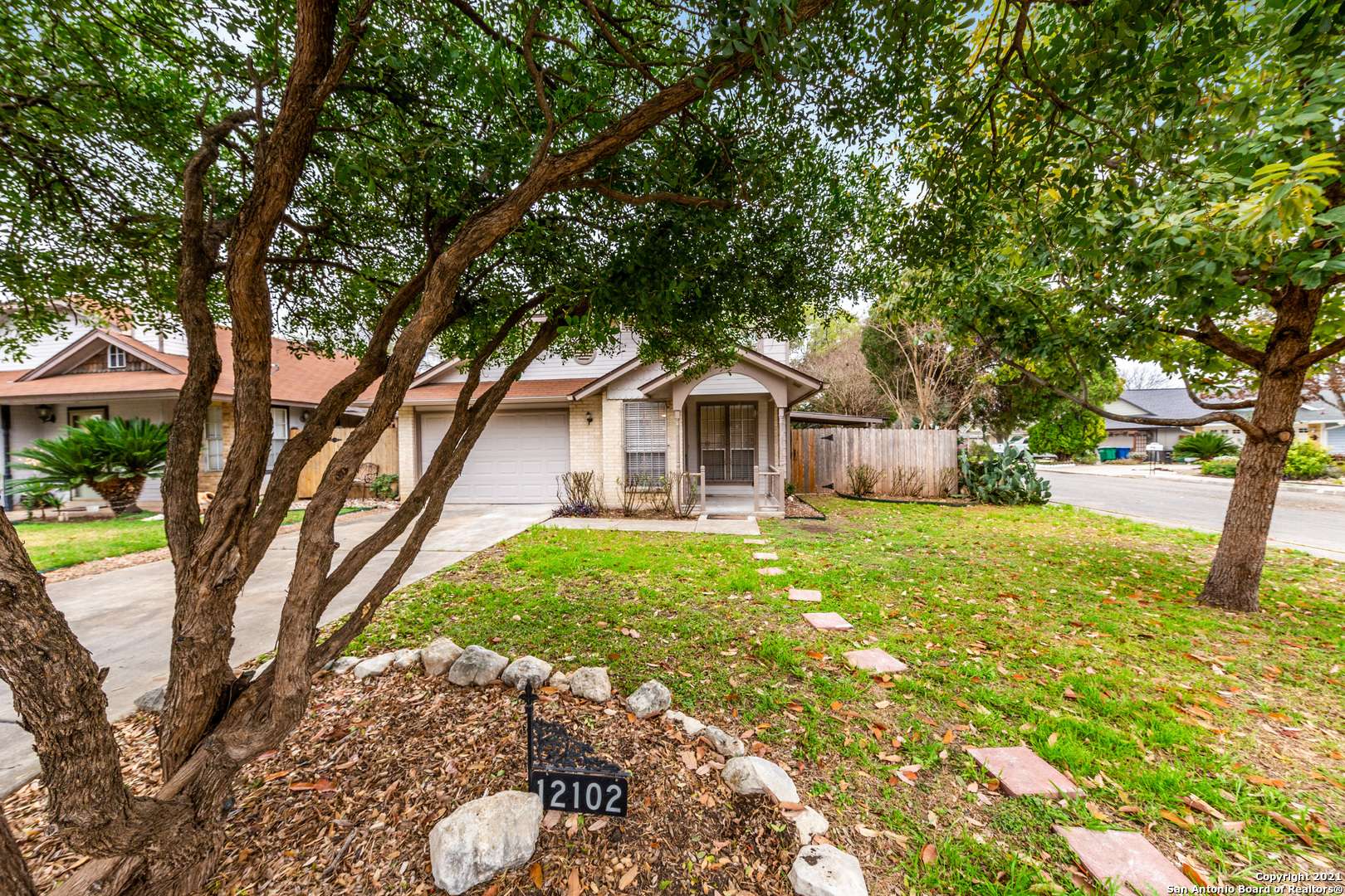 12102 stoney falls, San Antonio, TX 78247