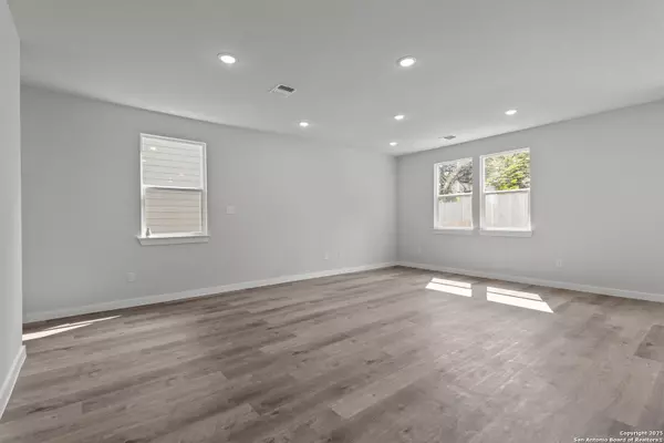 San Antonio, TX 78254,9002 Wildwood Pass