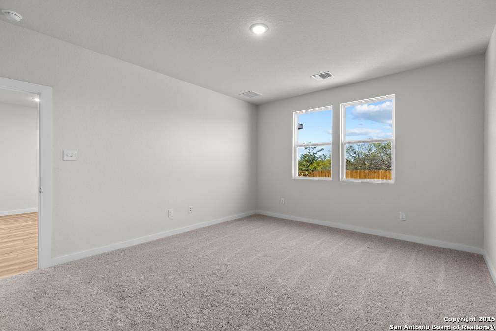 San Antonio, TX 78214,9982 Forestier Green