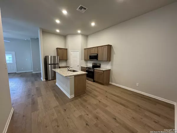 Converse, TX 78109,5430 Devils Gate UNIT 2