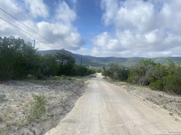 430 Pendley, Leakey, TX 78873
