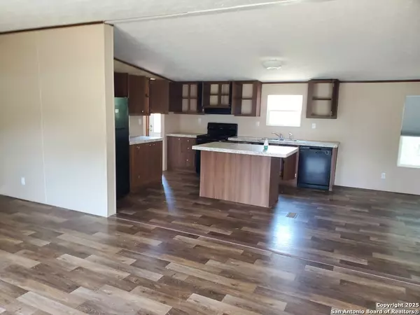 Elmendorf, TX 78112,22906 Black Cherry
