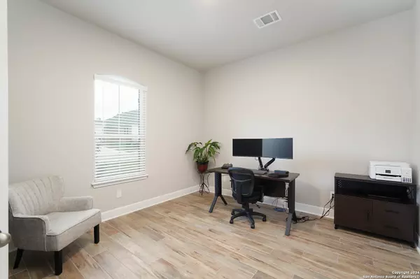 San Antonio, TX 78260,1043 Aidenbaum