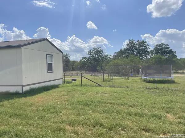 Stockdale, TX 78160,3762 CR 334