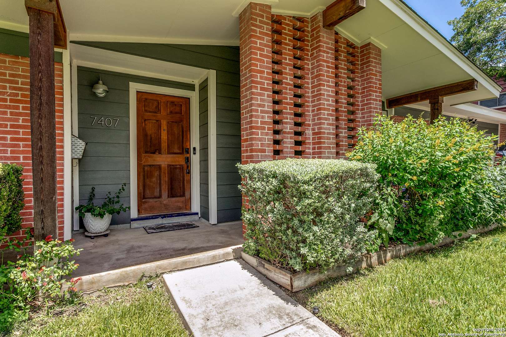 San Antonio, TX 78209,7407 Quail Run