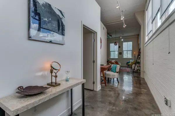 San Antonio, TX 78204,1401 Flores St UNIT 212