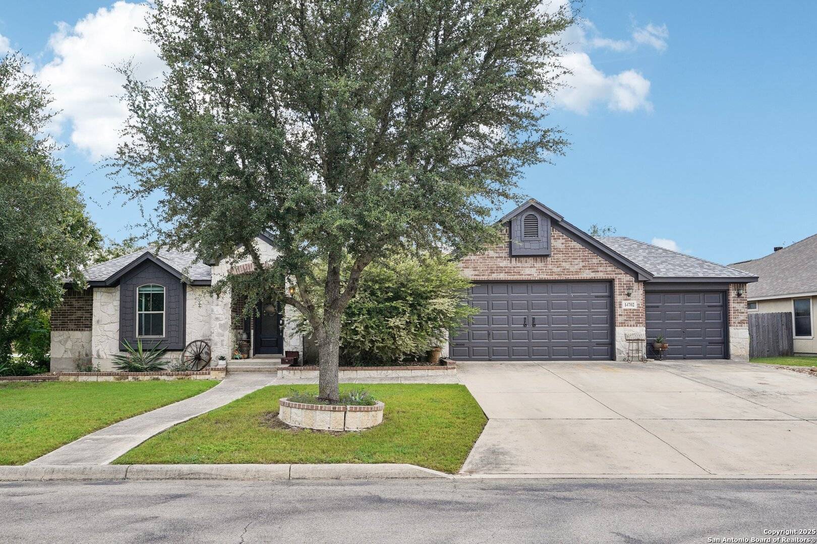San Antonio, TX 78254,14702 Hill Pine Way