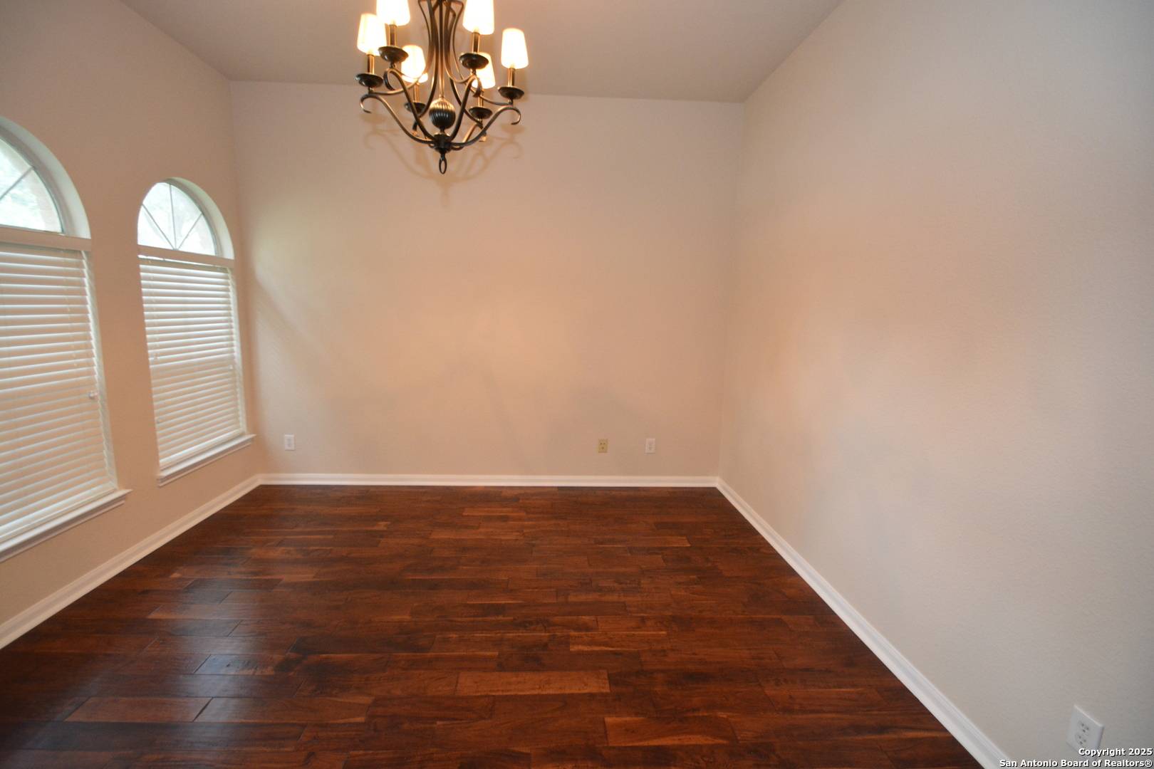 San Antonio, TX 78261,3426 Hilldale Point