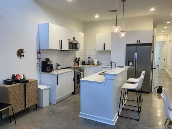 San Antonio, TX 78202,1719 CROCKETT ST