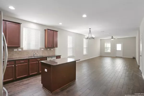 New Braunfels, TX 78130,166 Texas Thistle
