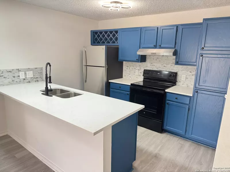 5322 medical UNIT E208, San Antonio, TX 78240