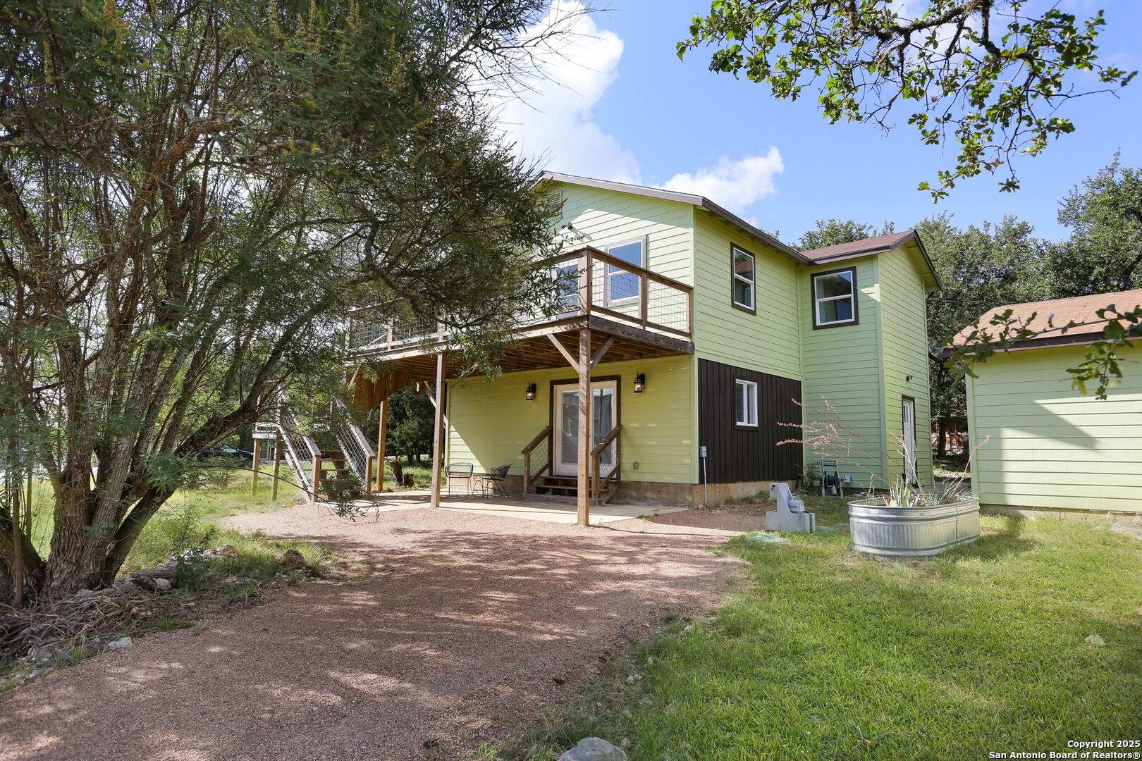 614 Red Oak Woods, Canyon Lake, TX 78133
