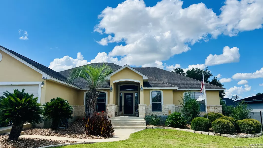 308 Edgehill, Pleasanton, TX 78064