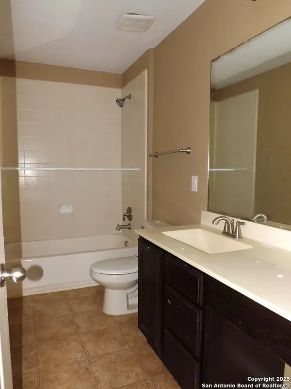 Converse, TX 78109,9902 Copper Rise