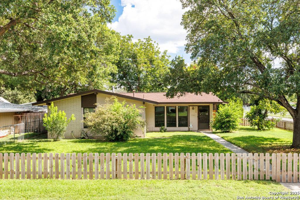 502 Timberlane Dr, San Antonio, TX 78218