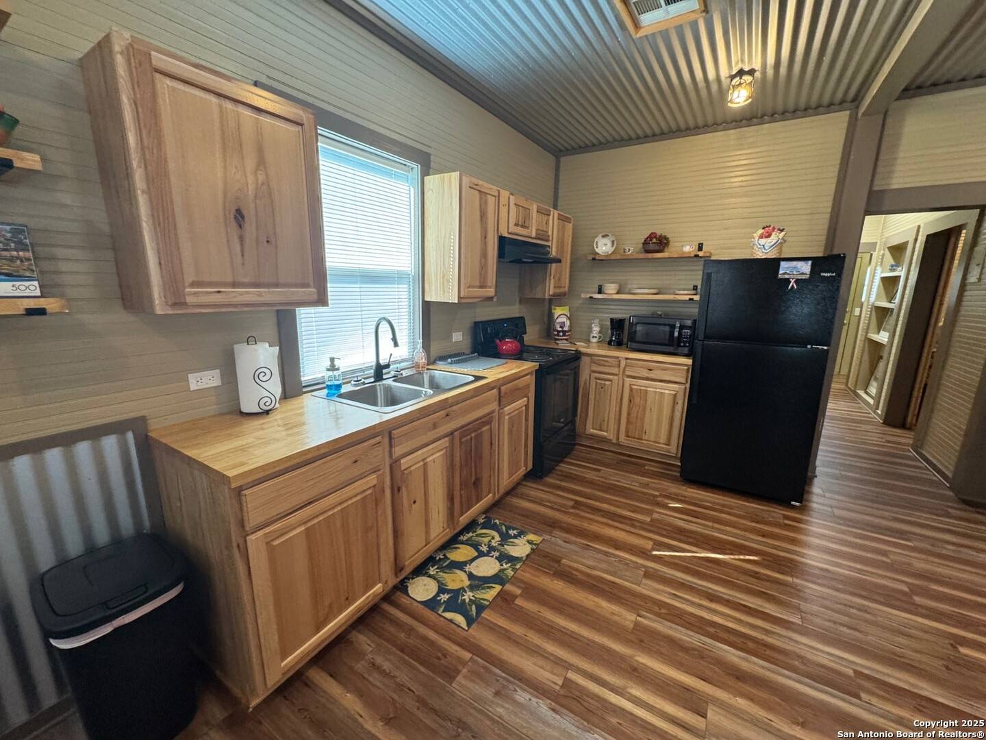 Medina, TX 78055,14036 Hwy 16