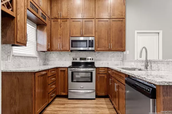 Seguin, TX 78155,152 Navarro UNIT 3B