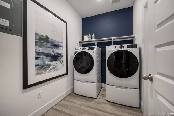 Boerne, TX 78006,201 Hildalgo