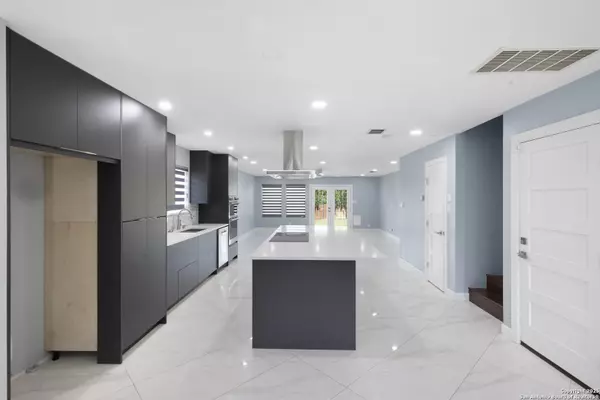 San Antonio, TX 78249,13102 Oxford Bend