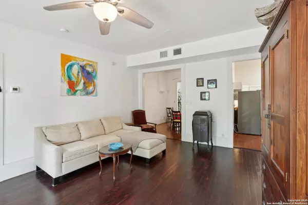 San Antonio, TX 78210,207 Florida St.