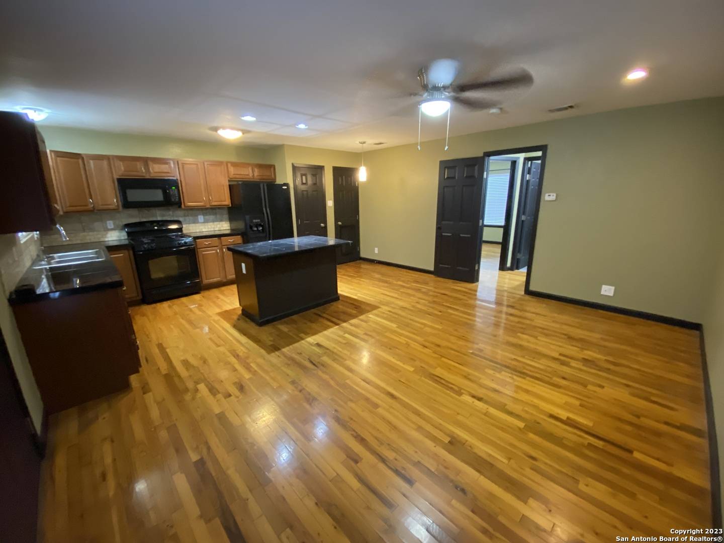211 NATALEN AVE UNIT 207, San Antonio, TX 78209-6746
