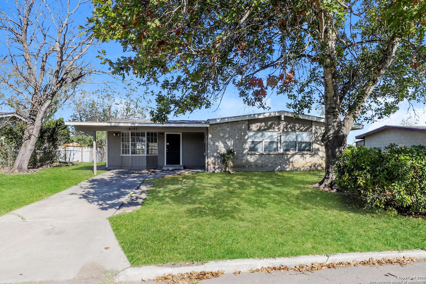 6127 Bright Valley Dr, San Antonio, TX 78242