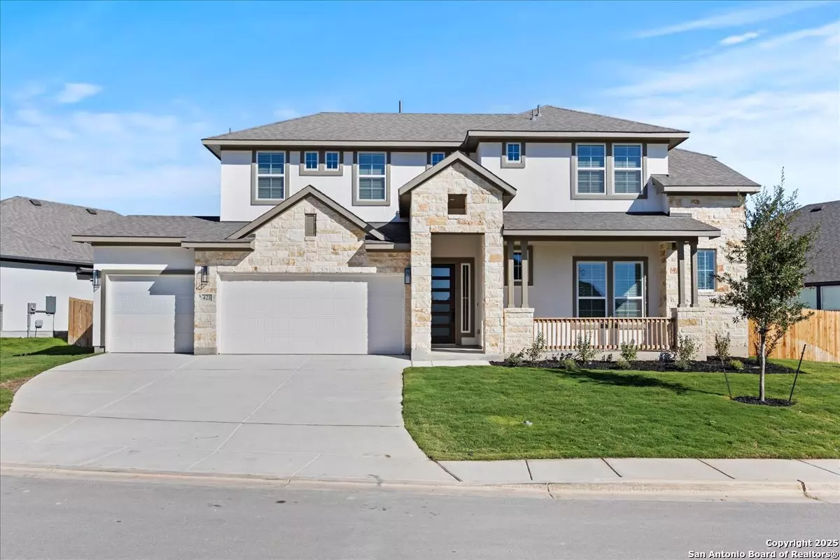 Seguin, TX 78155,421 Canyon Live Oak