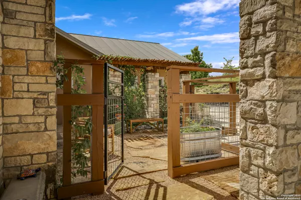 Comfort, TX 78013,160 Antler Falls
