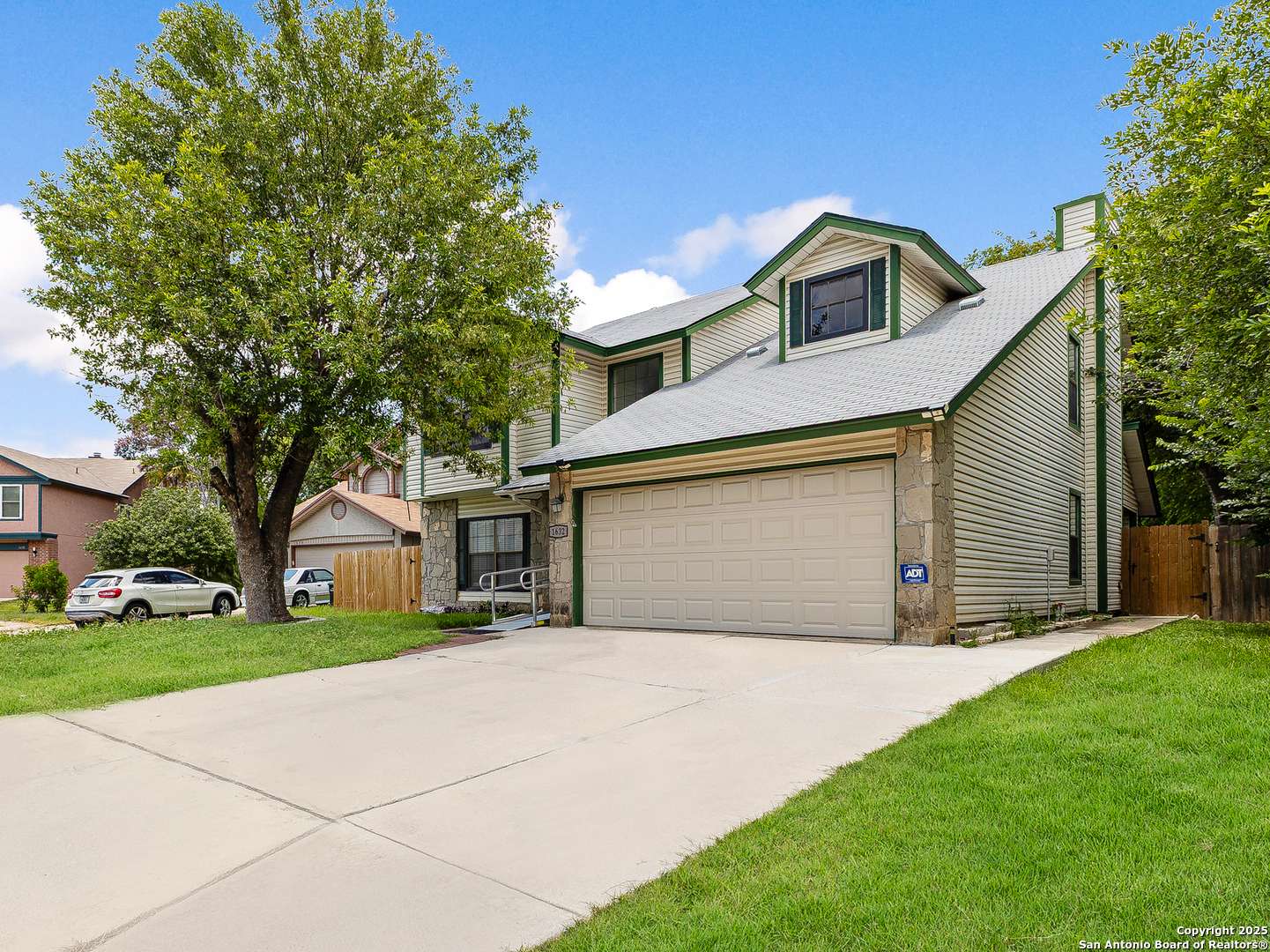 San Antonio, TX 78251,1632 De Valle