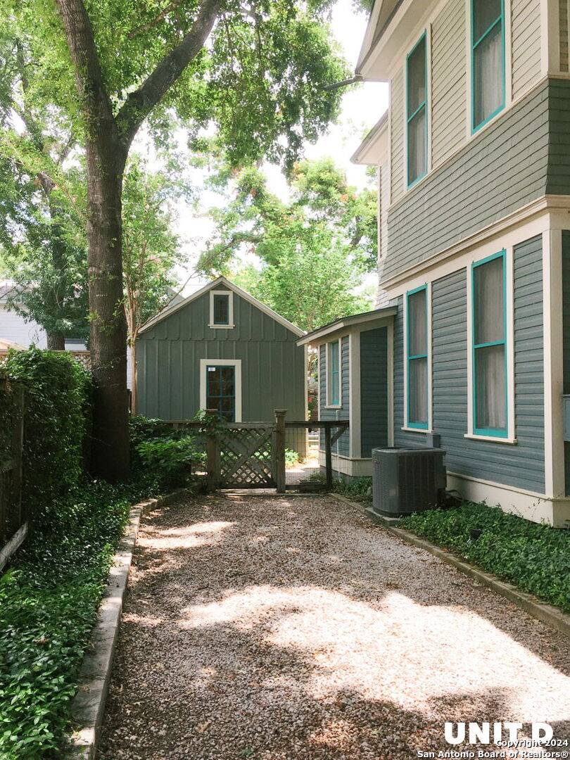 San Antonio, TX 78210-1186,516 GUENTHER ST UNIT D