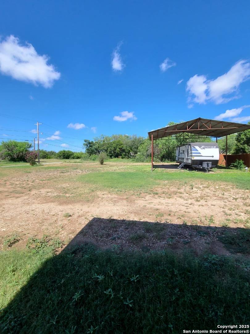 Sabinal, TX 78881,301 pickford