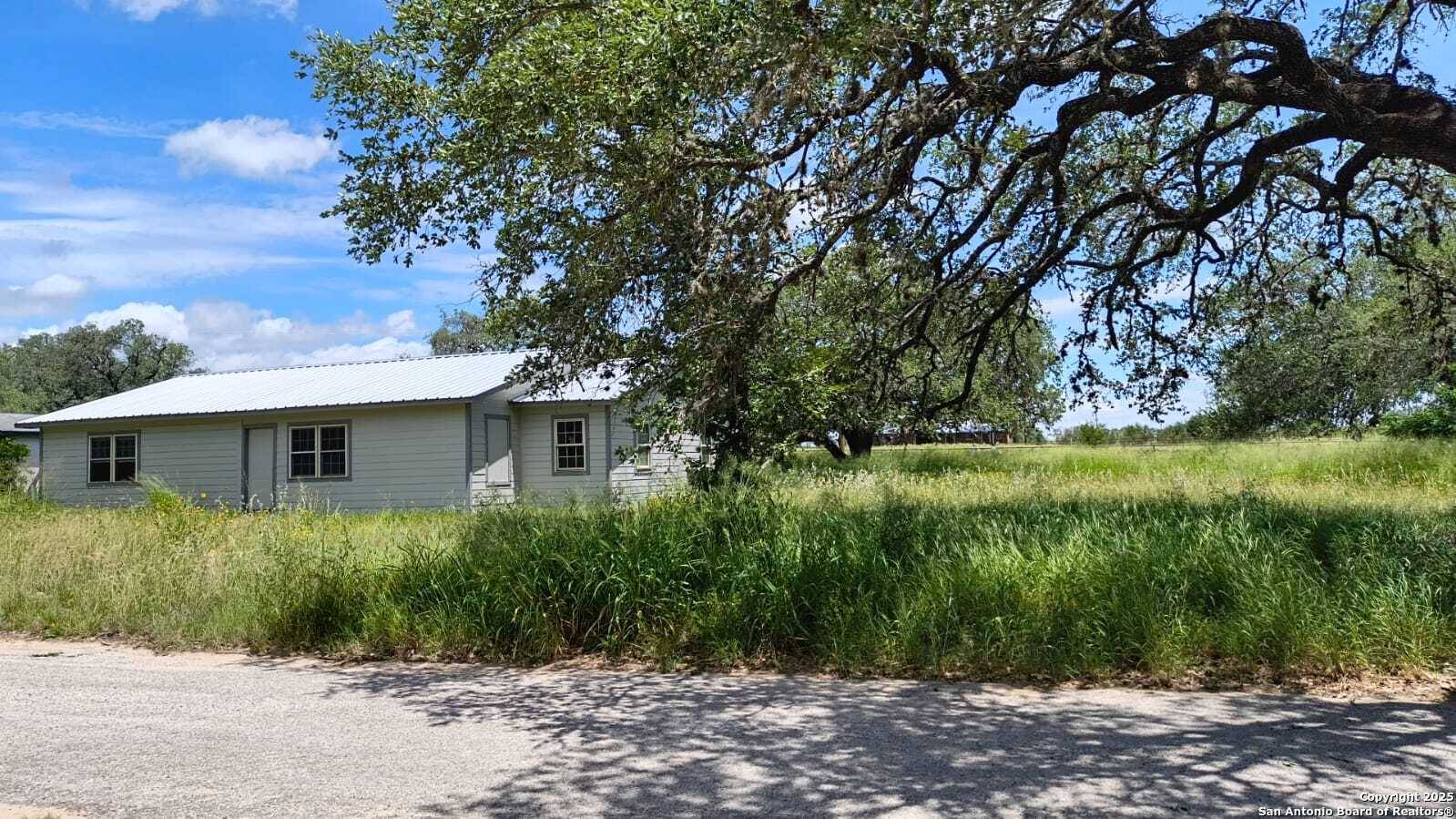 Poteet, TX 78065,82 lance