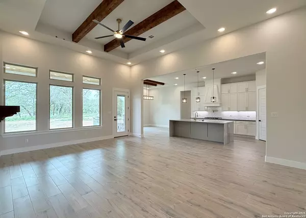 Adkins, TX 78101,117 Pioneer Trl