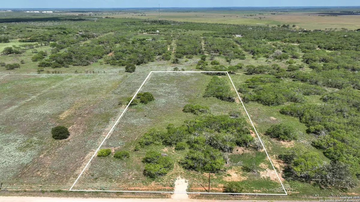 Stockdale, TX 78160,84 CR 476