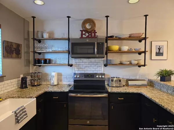405 Short Circuit UNIT 1,  Horseshoe Bay,  TX 78657