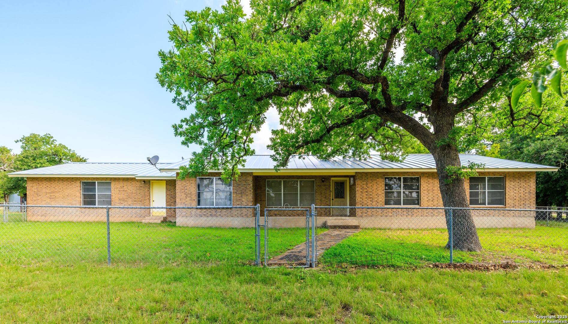 8218 US HWY 87, Fredericksburg, TX 78624