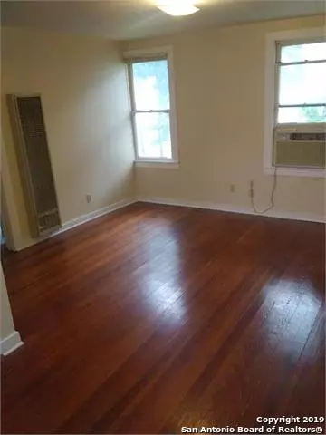 San Antonio, TX 78212,221 Magnolia Ave UNIT 4