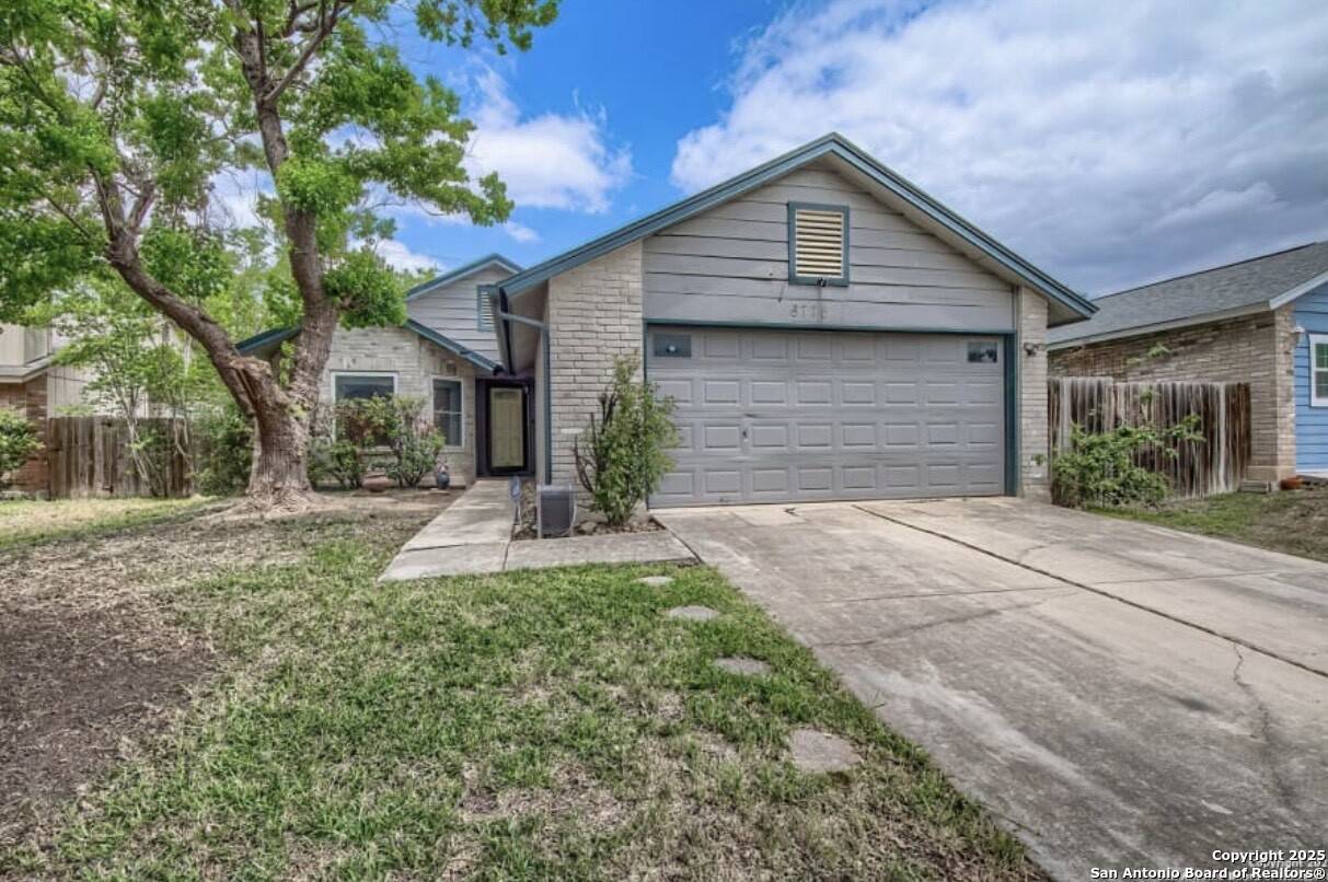 San Antonio, TX 78233,5775 larkdale