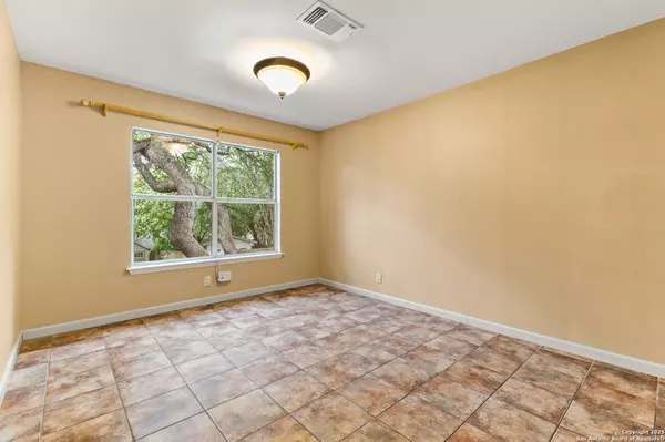 San Antonio, TX 78232,17426 Emerald Canyon