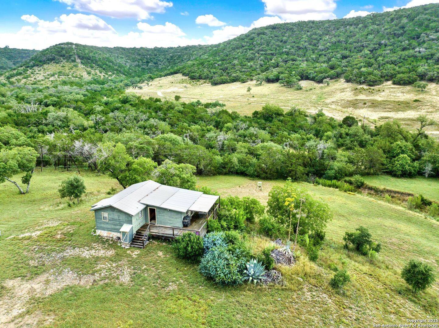 Tarpley, TX 78883,3695 Rio Hondo