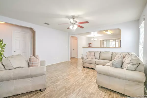 San Antonio, TX 78245,10930 Livewater Trl