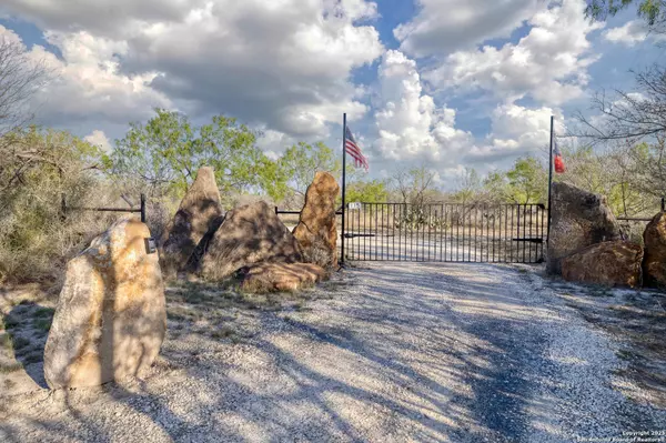 Uvalde, TX 78801-1295,115 Private Road 4455 (B)