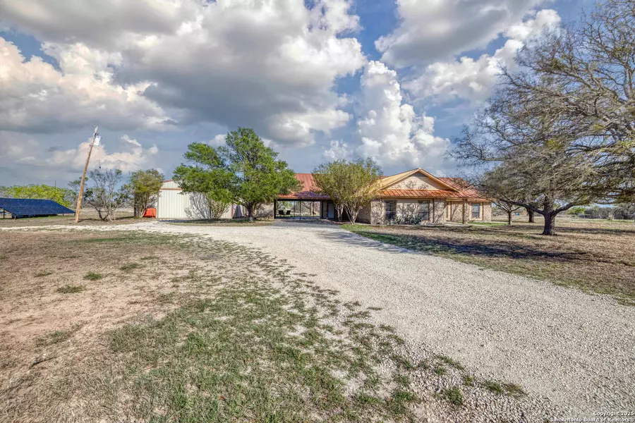 115 Private Road 4455 (B), Uvalde, TX 78801-1295