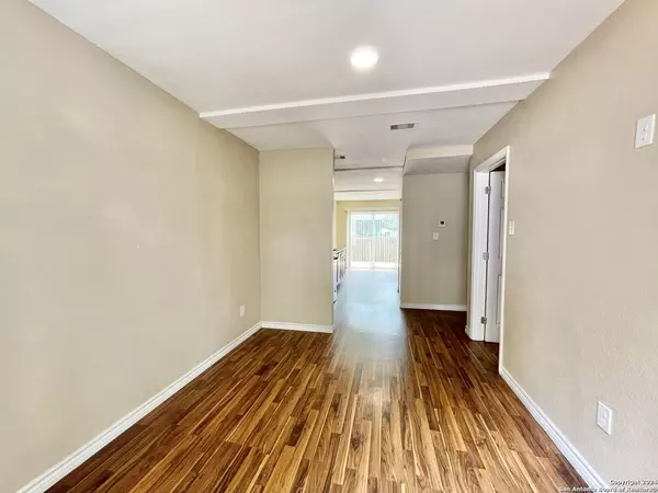 San Antonio, TX 78207,1033 RIVAS ST UNIT 201